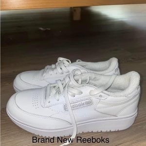 Reebok Sneakers